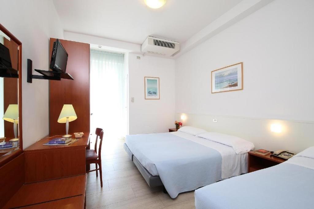 Hotel Caravel Marotta Luaran gambar