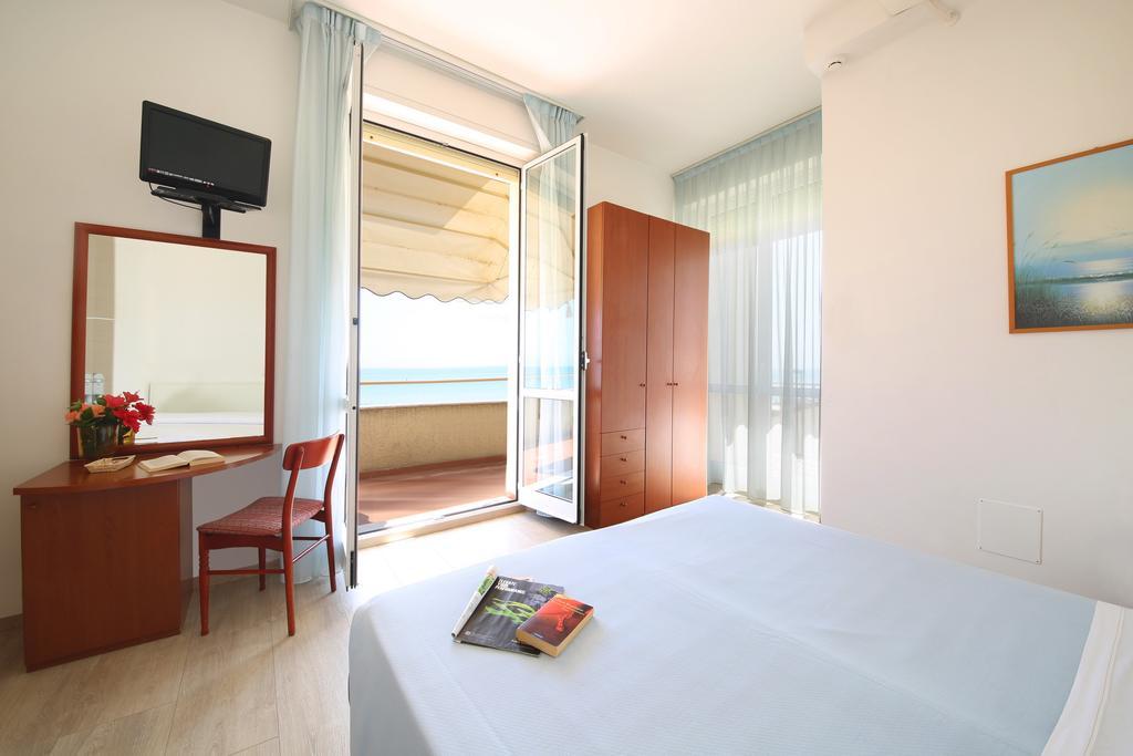 Hotel Caravel Marotta Luaran gambar